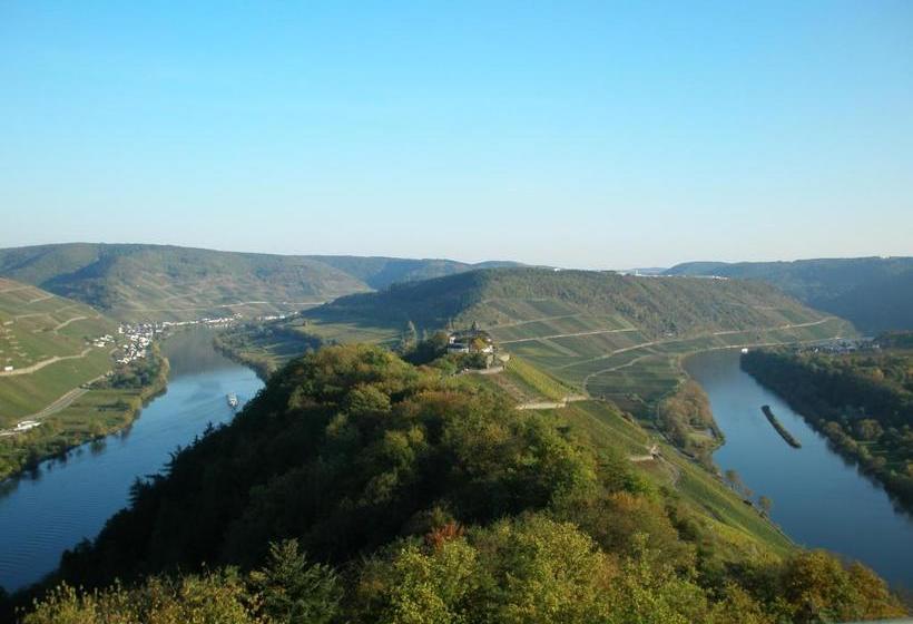 ベッドアンドブレックファースト Weingut U. Gästehaus Menten