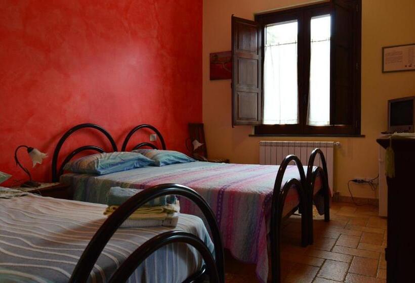 فندق Agriturismo E Turre