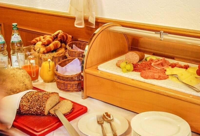 ホテル Restaurant Gasthof Adler