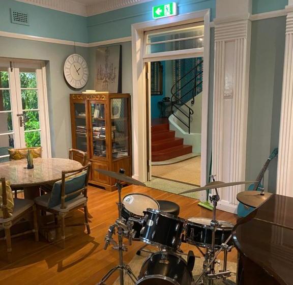 بنسيون Babinda Quarters