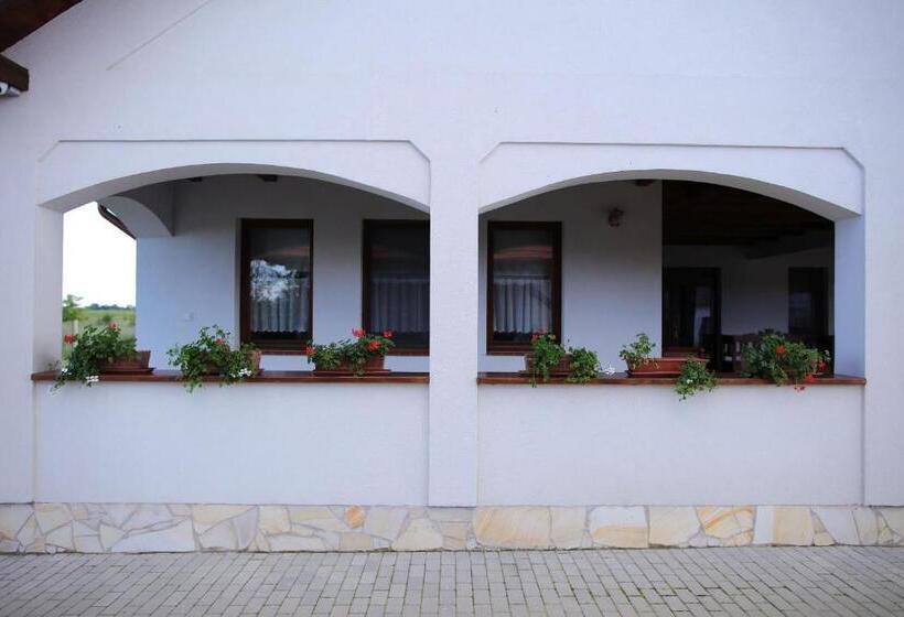 펜션 Csaronda Vendegház