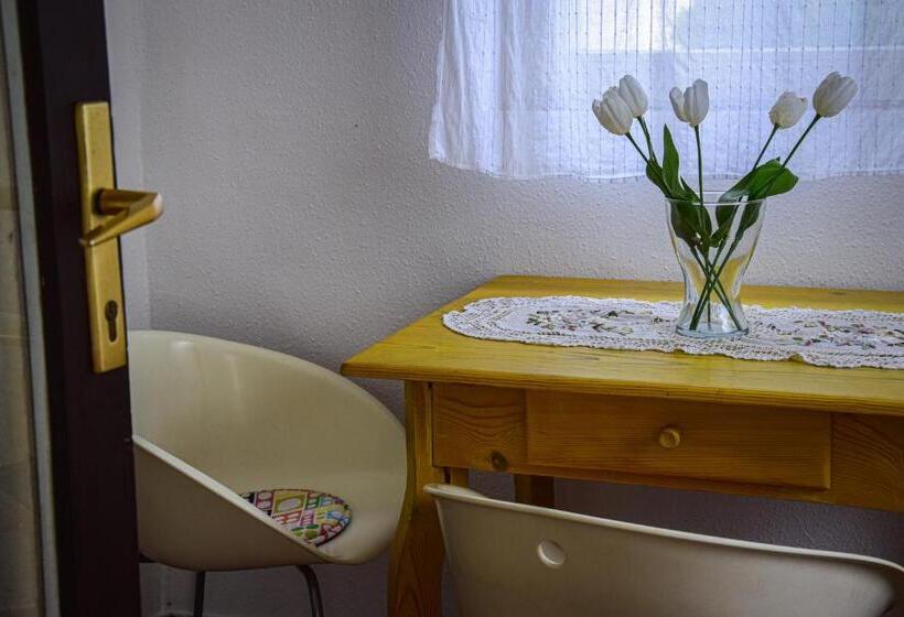 פנסיון Leveleki Vendégház   Egeres Tanya