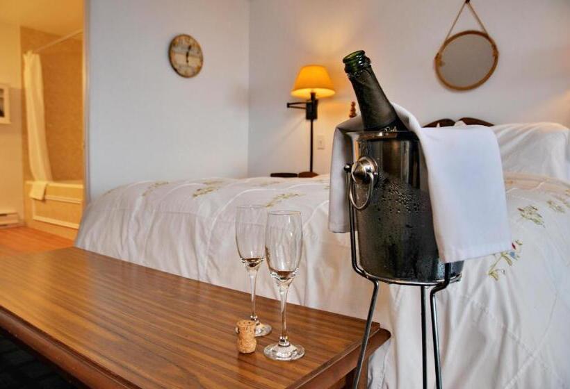 هتل Auberge Des Falaises