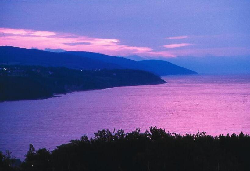 هتل Auberge Des Falaises