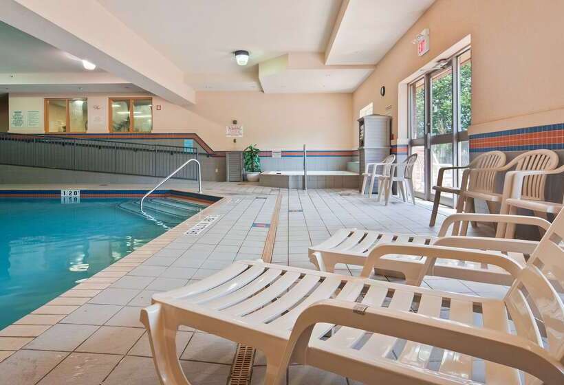 هتل Best Western Plus Burlington Inn & Suites