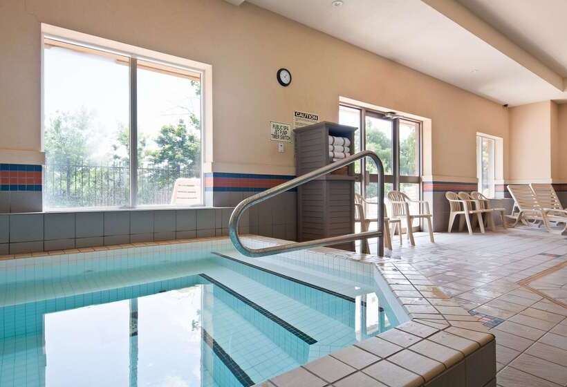 هتل Best Western Plus Burlington Inn & Suites