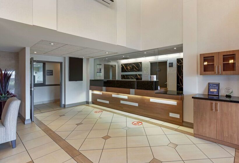 هتل Best Western Plus Burlington Inn & Suites
