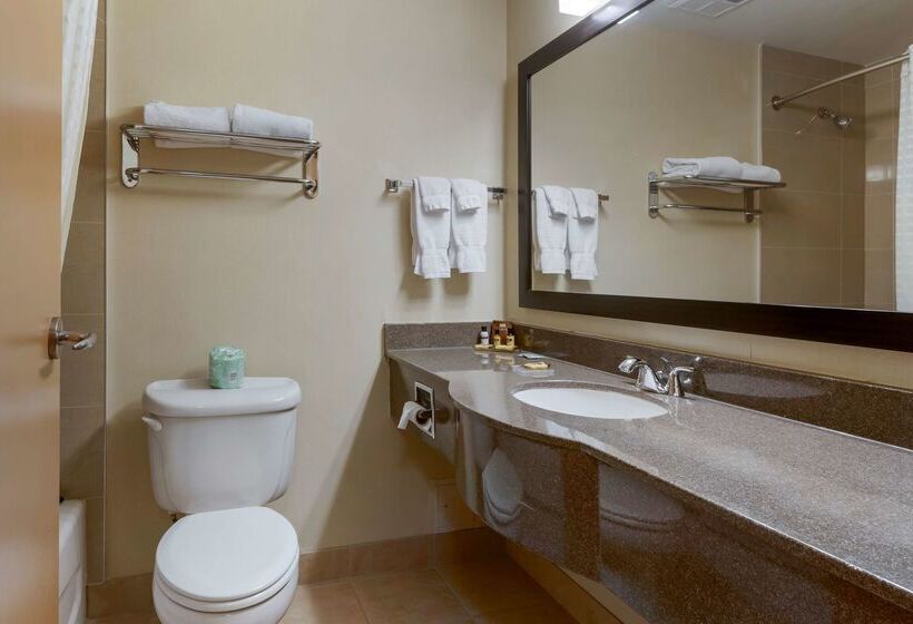 هتل Best Western Plus Burlington Inn & Suites