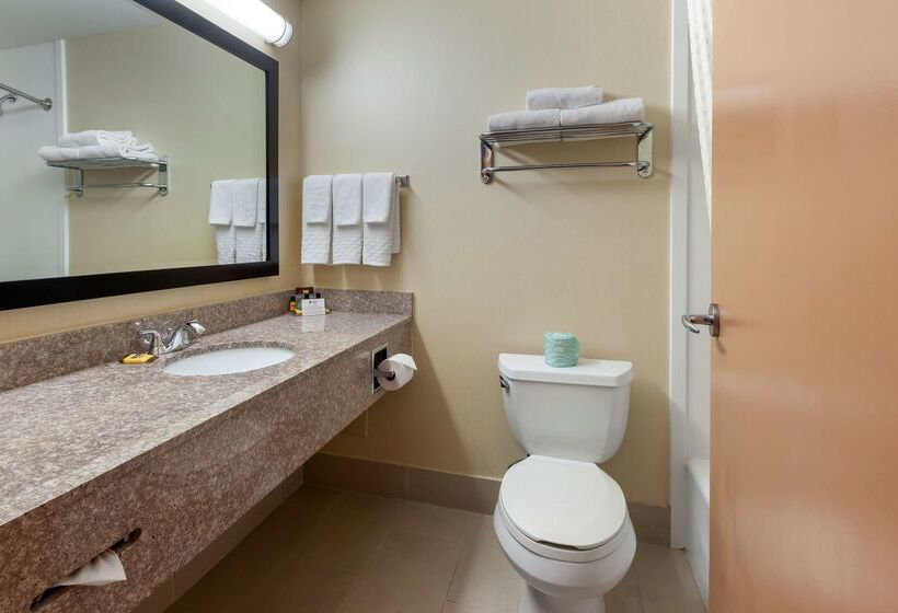 هتل Best Western Plus Burlington Inn & Suites