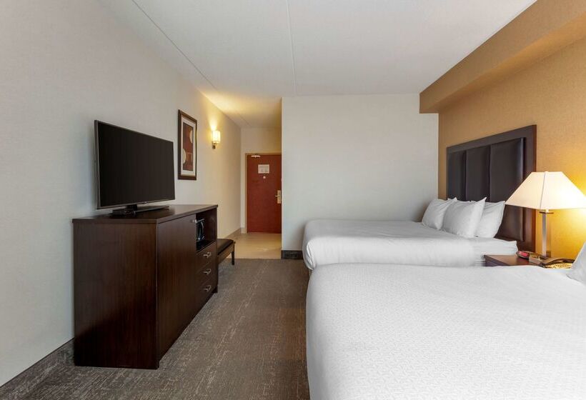 هتل Best Western Plus Burlington Inn & Suites