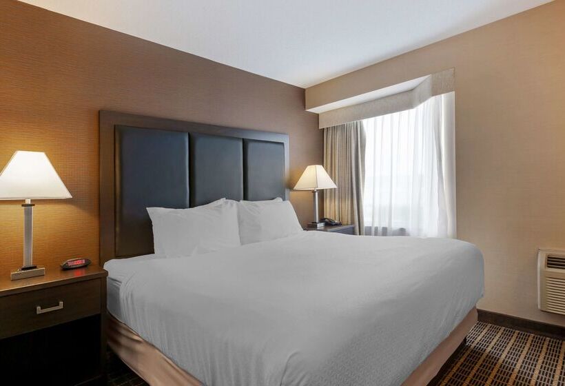 هتل Best Western Plus Burlington Inn & Suites