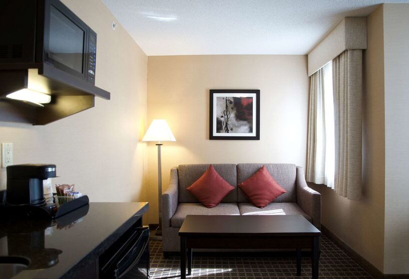 هتل Best Western Plus Burlington Inn & Suites
