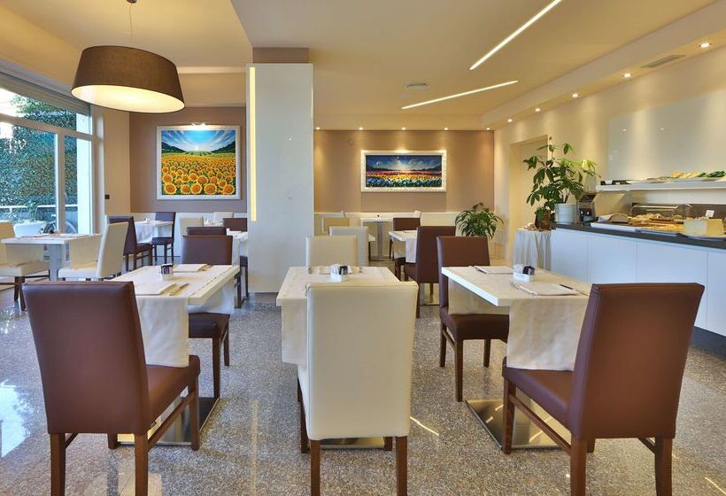 هتل Best Western Plus Tigullio Royal