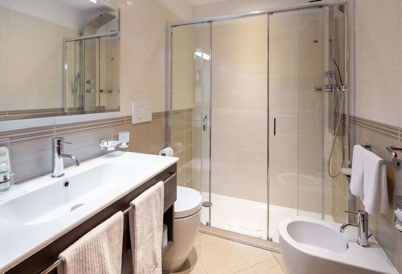 هتل Best Western Plus Tigullio Royal