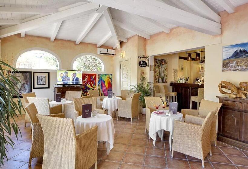 فندق Colonna Country Club