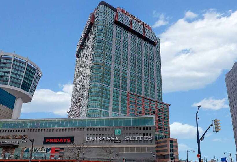 هتل Embassy Suites By Hilton Niagara Falls Fallsview