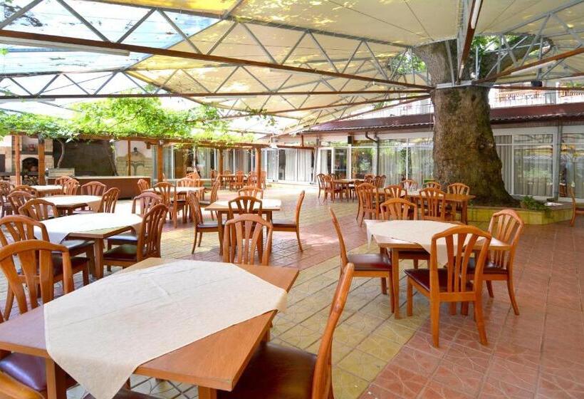 Estreya Residence Hotel And Spa