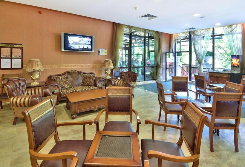 Estreya Residence Hotel And Spa