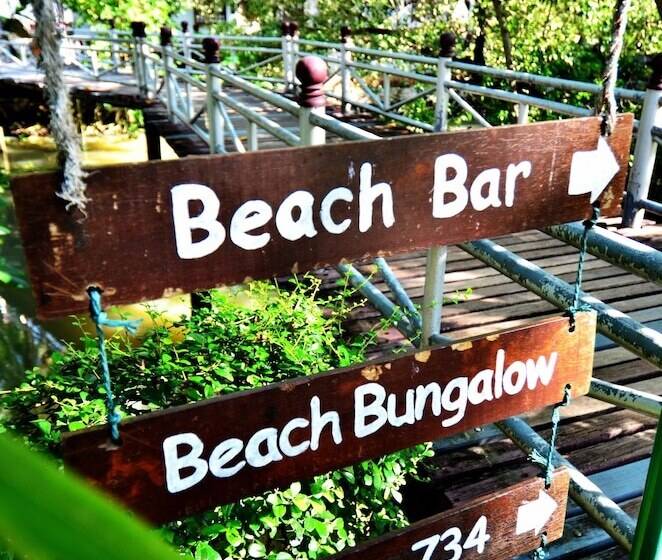هتل First Bungalow Beach Resort