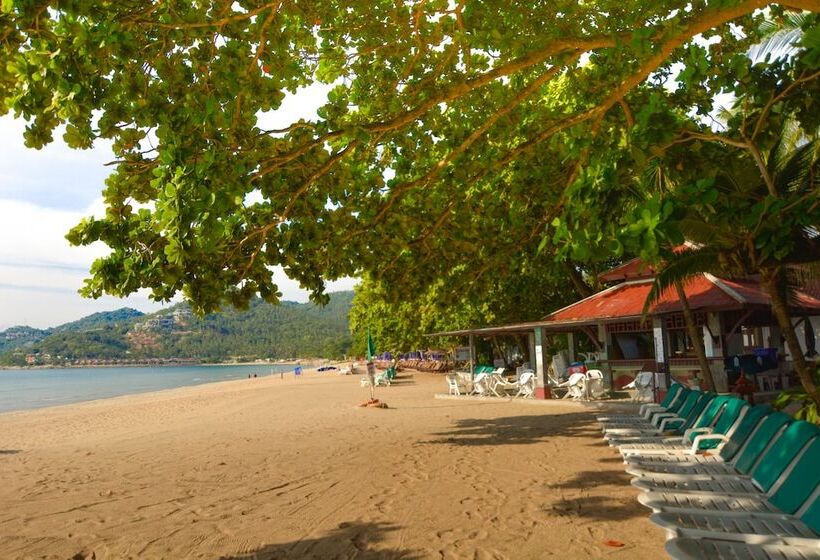 هتل First Bungalow Beach Resort