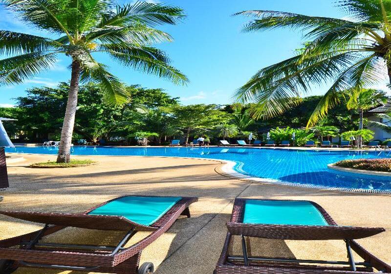 هتل First Bungalow Beach Resort