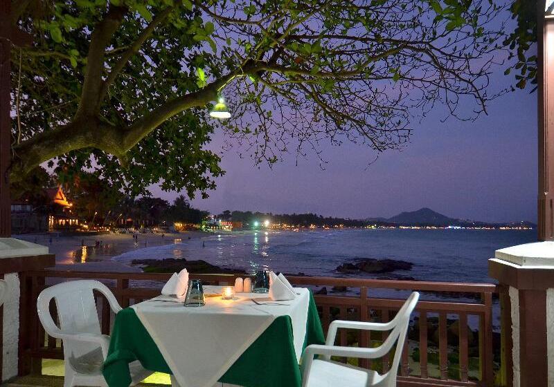 هتل First Bungalow Beach Resort