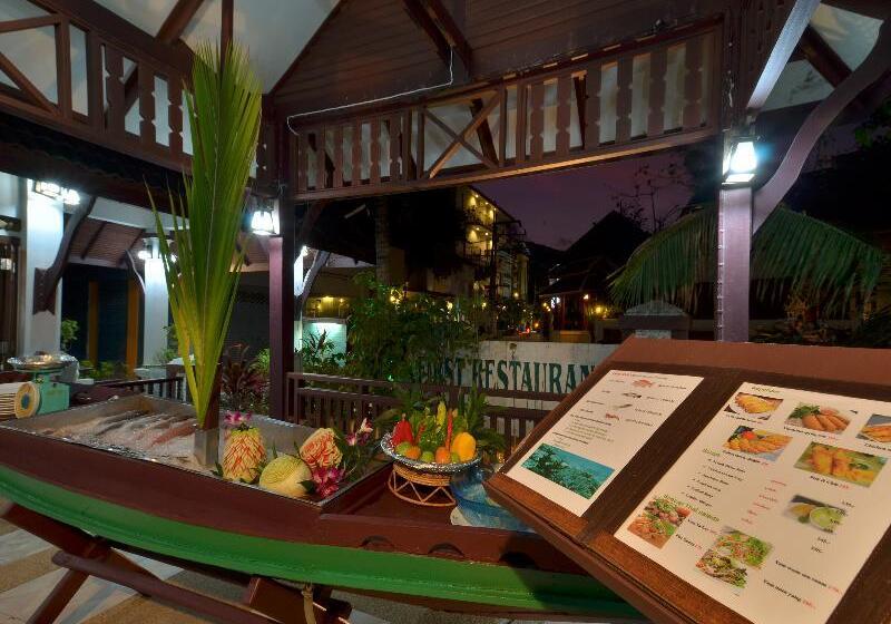 هتل First Bungalow Beach Resort