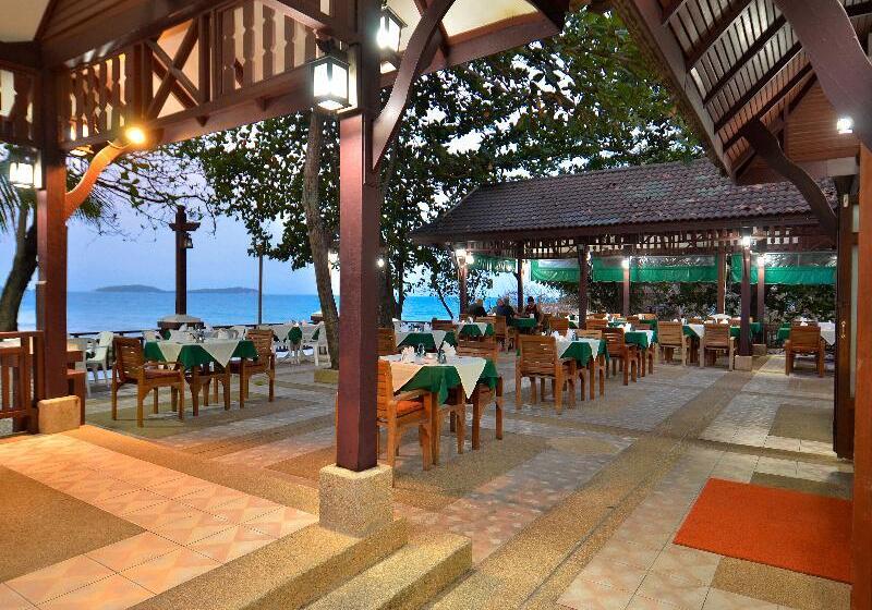 هتل First Bungalow Beach Resort