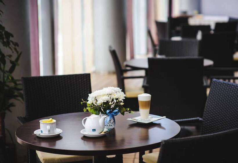 Fotos del hotel Interhouse:  18