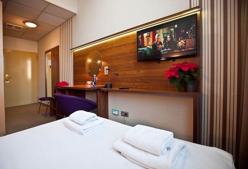 Fotos del hotel Interhouse:  8