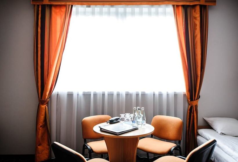 Fotos del hotel Interhouse:  25