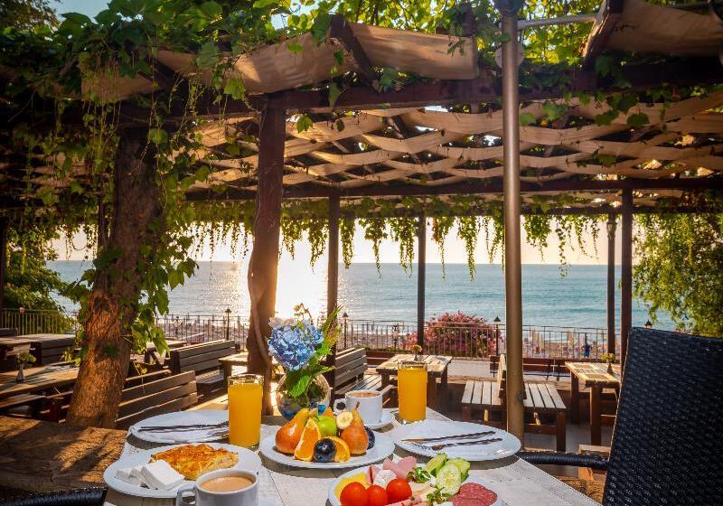 Elpida Hotel   All Inclusive & Beach Front