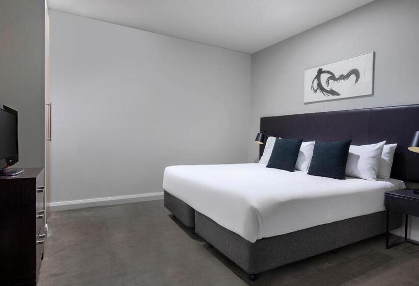 هتل Mantra Hindmarsh Square