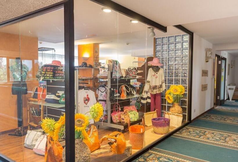 فندق Paradise Beach Resort