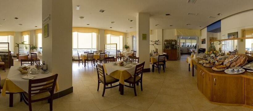 هتل Spa Playa Langosteira By Adeloló
