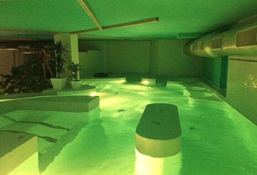هتل Spa Playa Langosteira By Adeloló