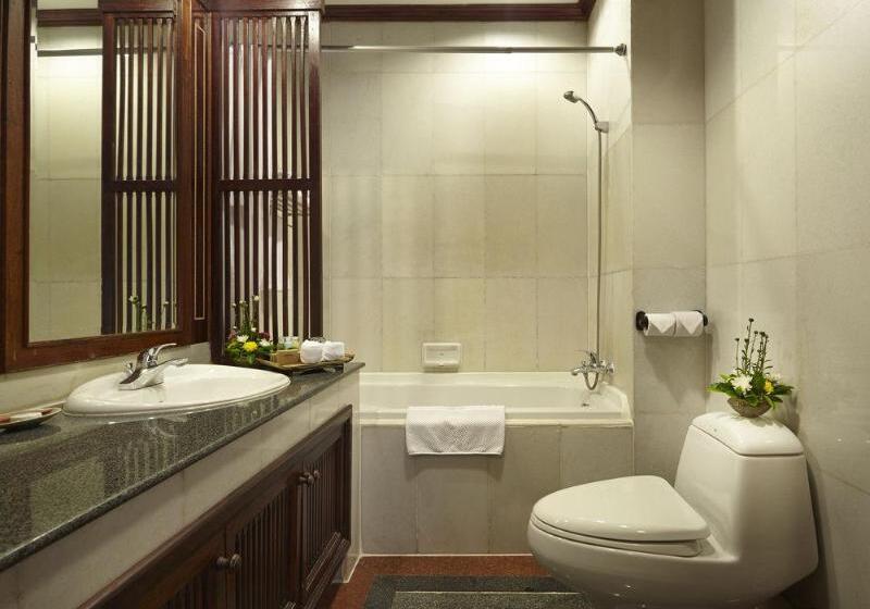 هتل Santi Resort & Spa