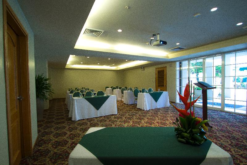 هتل Sleep Inn Paseo Las Damas