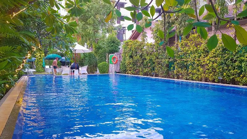 هتل Lokal Phuket