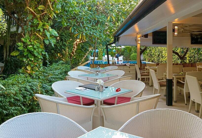 هتل Lokal Phuket