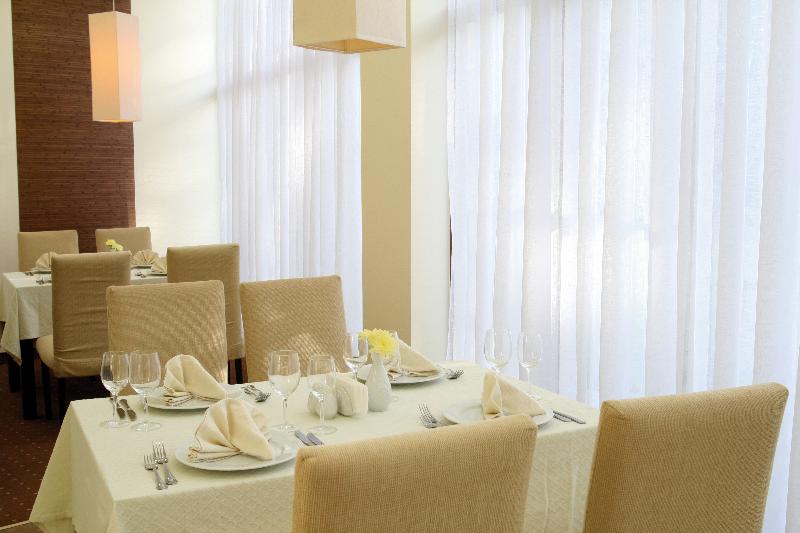 استراحتگاه Helios Spa Hotel   Children Slides, Pool, Entertainment & All Inclusive