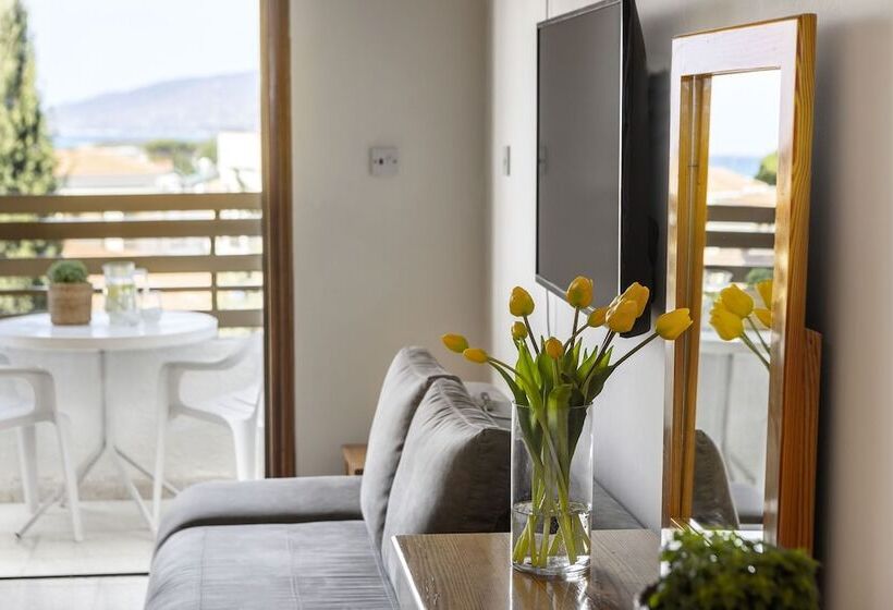Stephanos Hotel Apartments