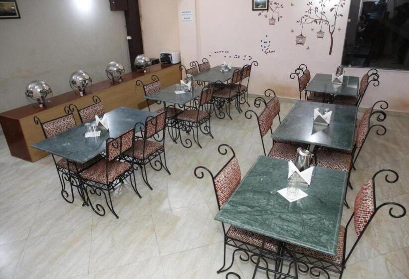 مبيت وإفطار Avlokan  Near Kainchi Dham Mandir