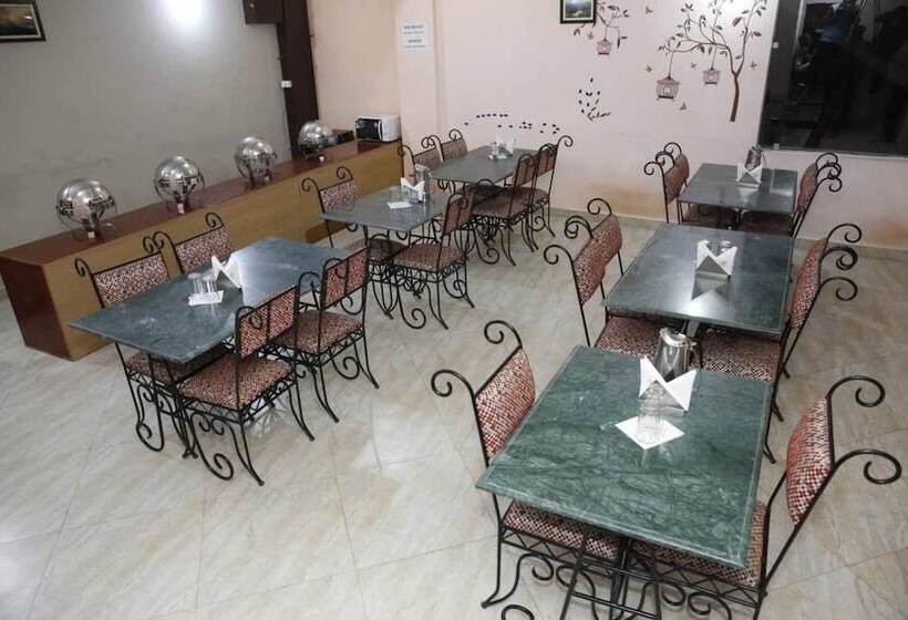 مبيت وإفطار Avlokan  Near Kainchi Dham Mandir