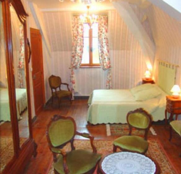Bed and Breakfast Château De La Court D Aron