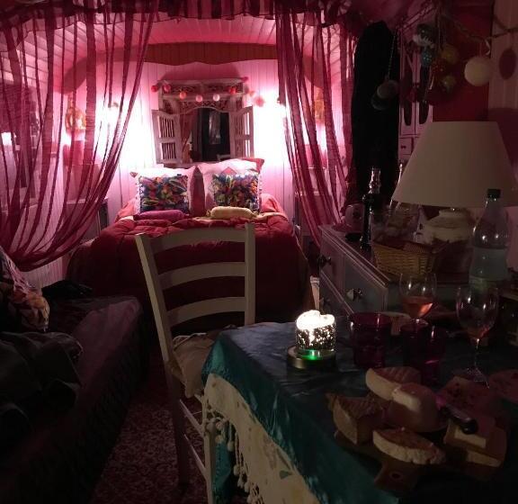 민박 La Roulotte De Lola   Chambre D Hôtes