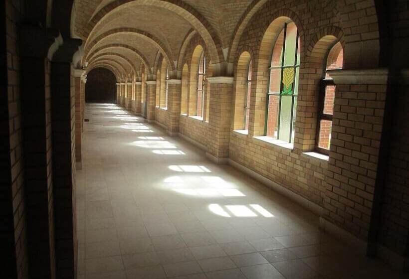 Отель Abbaye De Belval