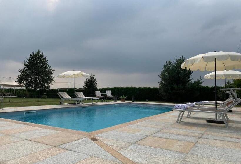ホテル Agriturismo Sarmore