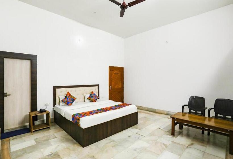 Hotel Fabexpress Prashansa Palace