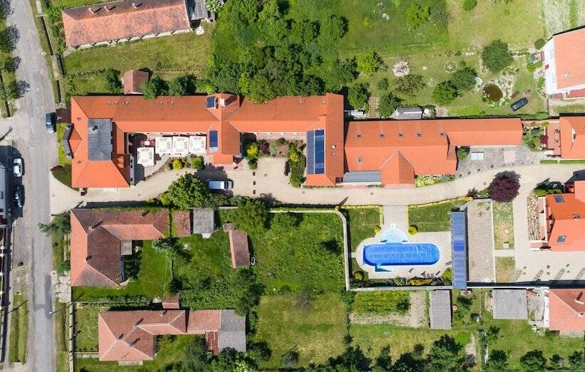 בית מלון כפרי Magita